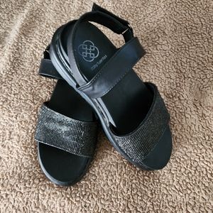 Daisy Fuentes Platforms sz 7